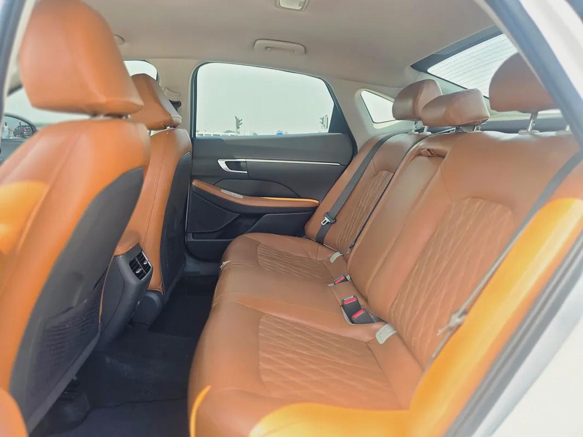 Hyundai Sonata Smart + 2020 - GCC Specs - Excellent Condition-14-14