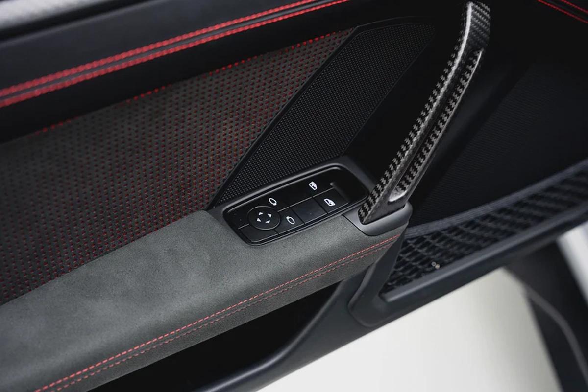 2024 PORSCHE 911 GT3 RS WEISSACH┃GCC┃5 YRS WARRANTY┃CARBON CERAMIC BRAKES┃SUSPENSION LIFTER┃ HIGH SP-7-7