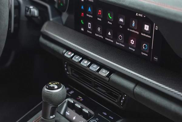 2024 PORSCHE 911 GT3 RS WEISSACH┃GCC┃5 YRS WARRANTY┃CARBON CERAMIC BRAKES┃SUSPENSION LIFTER┃ HIGH SP