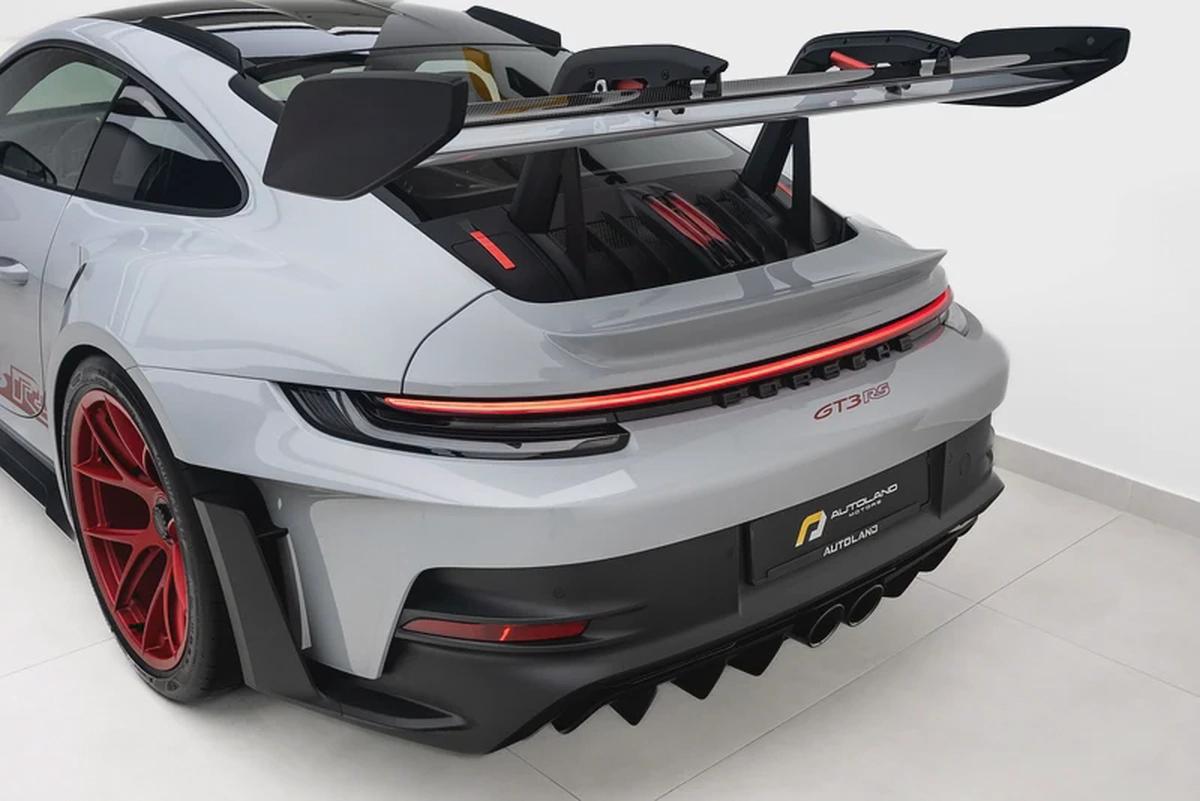 2024 PORSCHE 911 GT3 RS WEISSACH┃GCC┃5 YRS WARRANTY┃CARBON CERAMIC BRAKES┃SUSPENSION LIFTER┃ HIGH SP-17-17