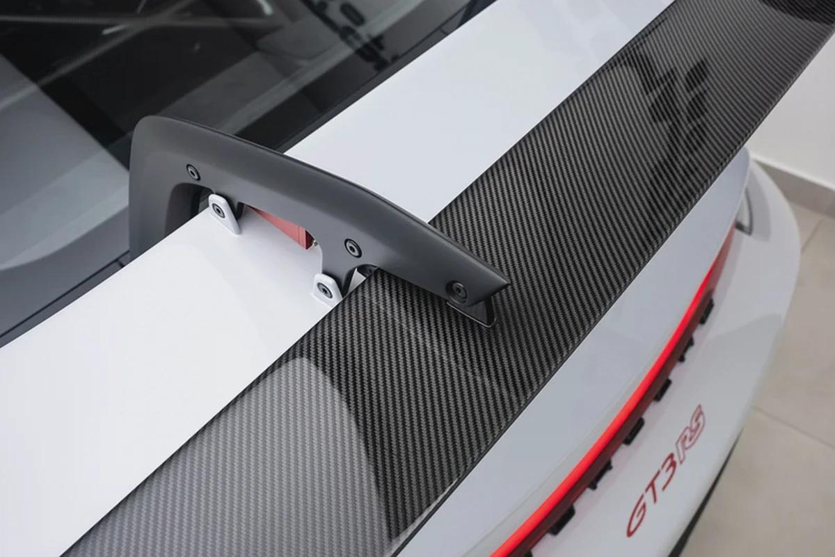 2024 PORSCHE 911 GT3 RS WEISSACH┃GCC┃5 YRS WARRANTY┃CARBON CERAMIC BRAKES┃SUSPENSION LIFTER┃ HIGH SP-19-19