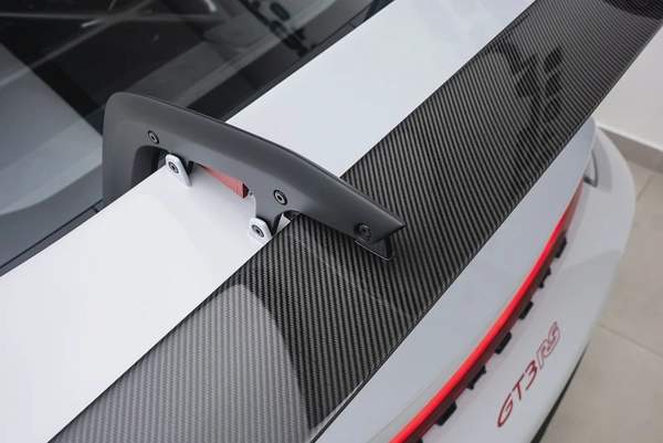 2024 PORSCHE 911 GT3 RS WEISSACH┃GCC┃5 YRS WARRANTY┃CARBON CERAMIC BRAKES┃SUSPENSION LIFTER┃ HIGH SP