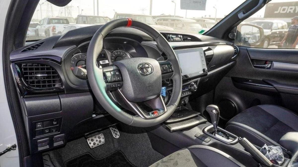 Toyota Hilux GR Sport 4.0L-10-10