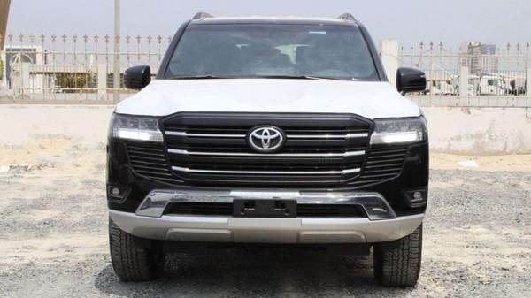 Toyota Land Cruiser LC300 GXR 4.0P AT MY2025 – BLACK