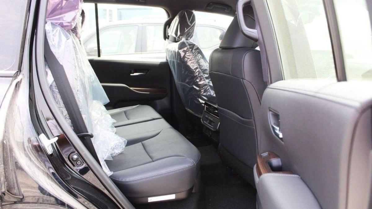 Toyota Land Cruiser LC300 GXR 4.0P AT MY2025 – BLACK-6-6