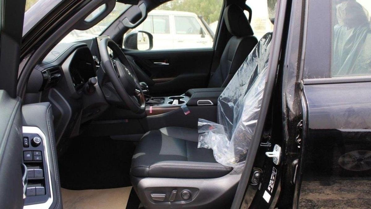 Toyota Land Cruiser LC300 GXR 4.0P AT MY2025 – BLACK-9-9