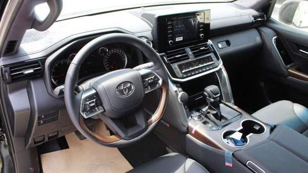 Toyota Land Cruiser LC300 GXR 4.0P AT MY2025 – BLACK
