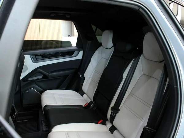 2025 - PORSCHE CAYENNE GTS V8 with warranty