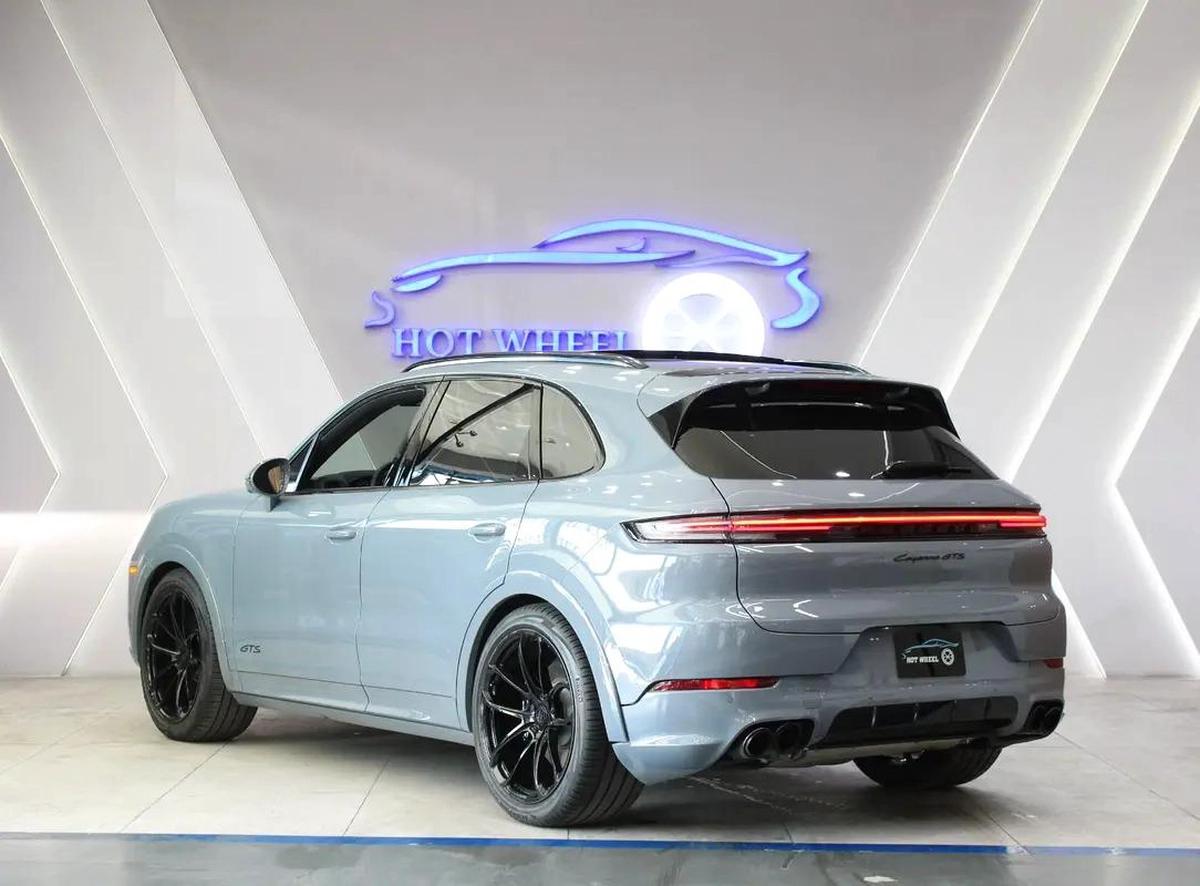 2025 - PORSCHE CAYENNE GTS V8 with warranty-1-1