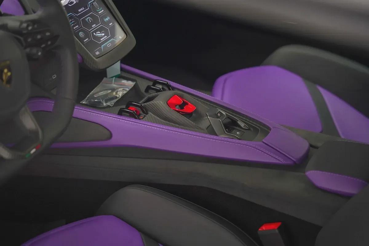 2025 LAMBORGHINI REVUELTO-11-11