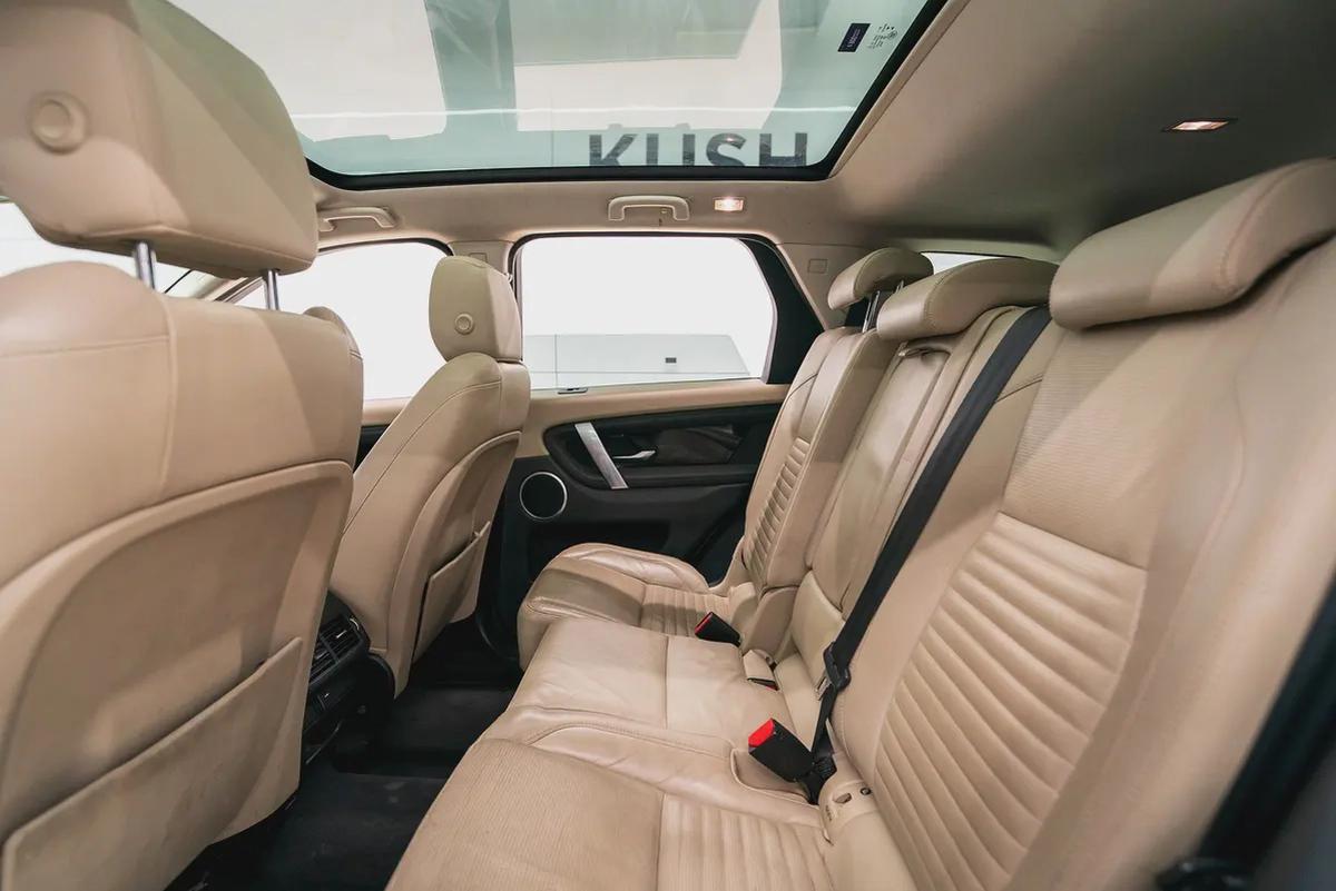 2020 LAND ROVER DISCOVERY SE SPORT P200-7-7