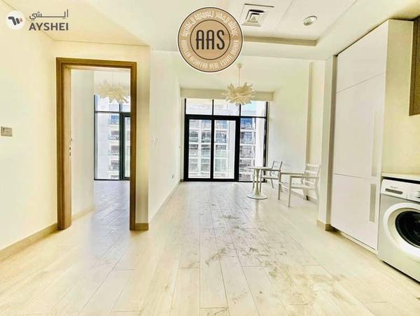 Pool view •• hot offer •• huge size •• great community