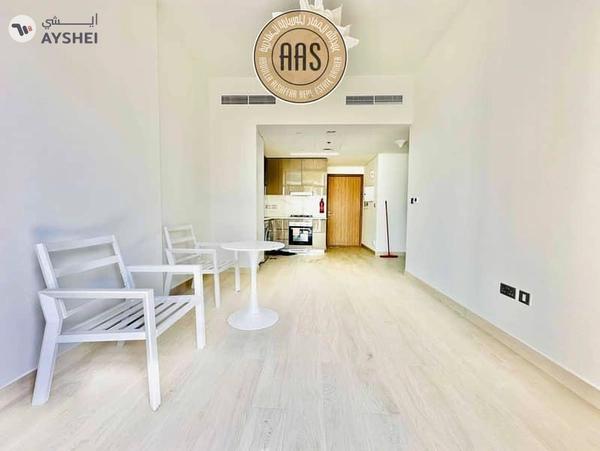 Pool view •• hot offer •• huge size •• great community