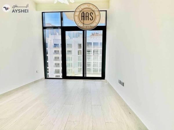 Pool view •• hot offer •• huge size •• great community