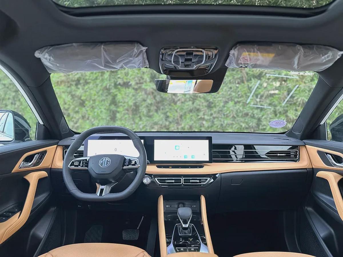 MG l HS LUXURY 2025 GCC I FULL OPTION-8-8