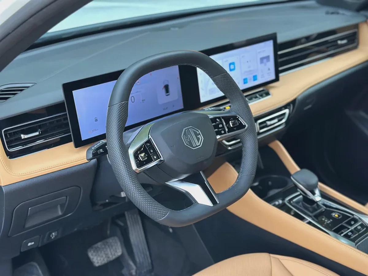 MG l HS LUXURY 2025 GCC I FULL OPTION-9-9
