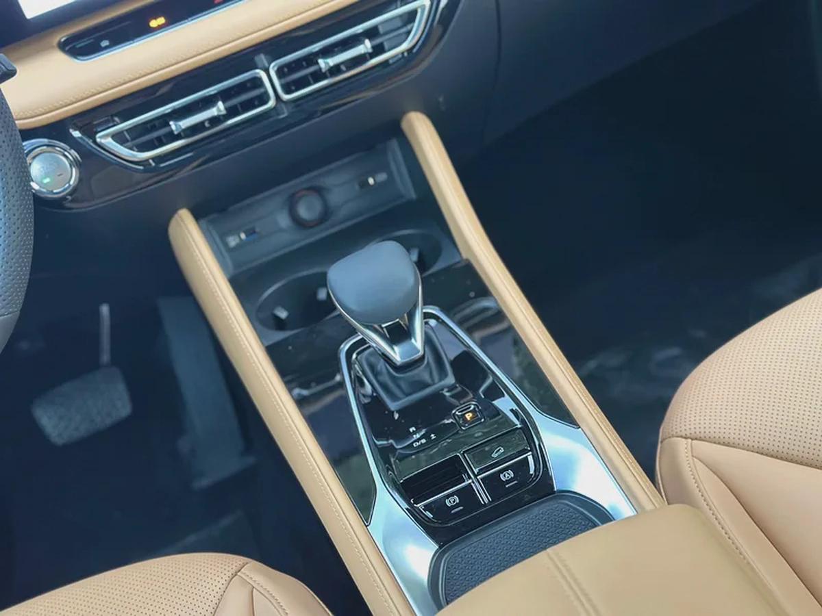 MG l HS LUXURY 2025 GCC I FULL OPTION-12-12