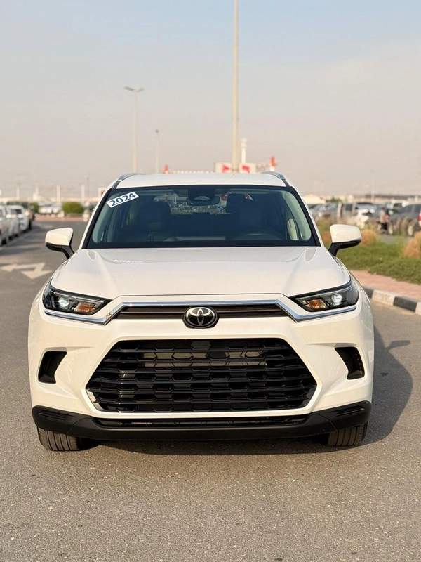 Toyota Grand Highlander XLE 2.4L 2024 model