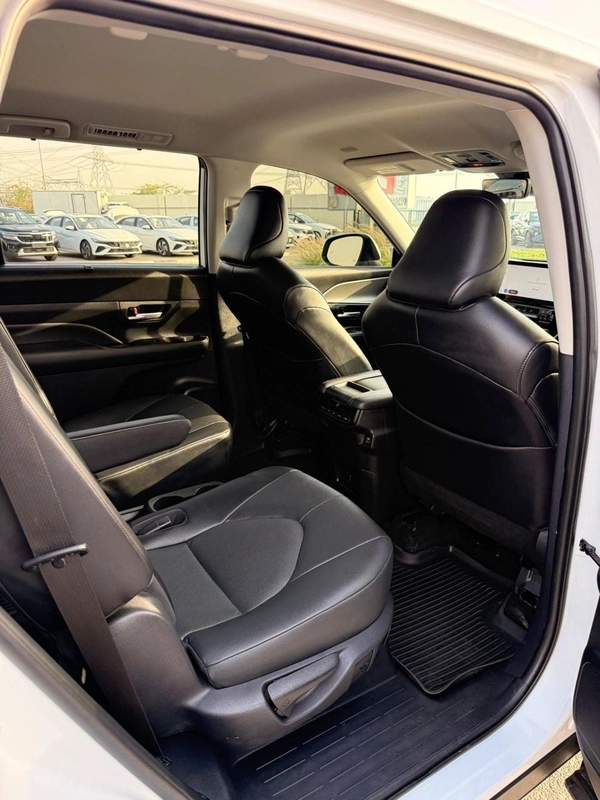 Toyota Grand Highlander XLE 2.4L 2024 model