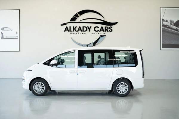 HYUNDAI STARIA 2.2L TURBO 11 SEATS DIESEL 2026