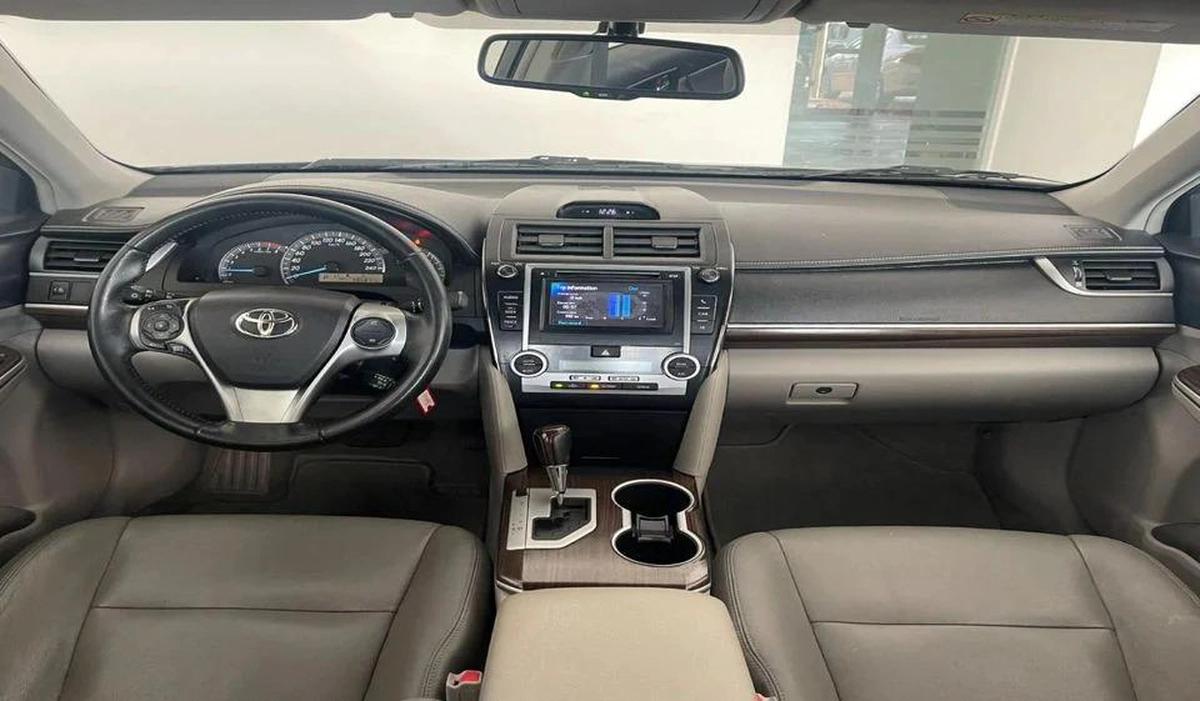 Toyota Camry SE 2.5L-4CYL EXCELLENT CONDITION LOW KILOMETER DRIVEN-5-5