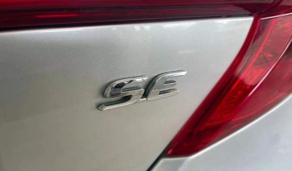 Toyota Camry SE 2.5L-4CYL EXCELLENT CONDITION LOW KILOMETER DRIVEN