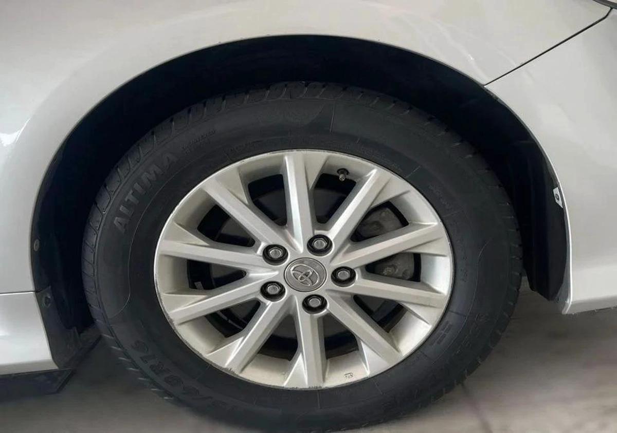 Toyota Camry SE 2.5L-4CYL EXCELLENT CONDITION LOW KILOMETER DRIVEN-4-4