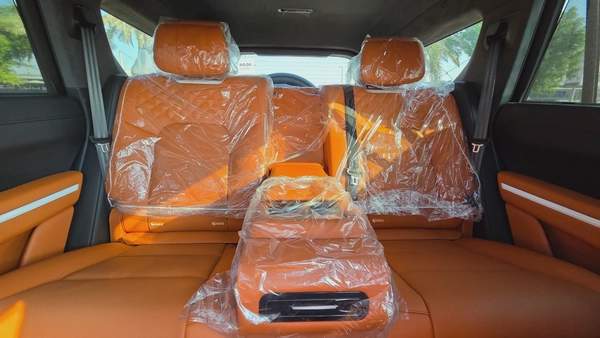GWM TANK 700 Hi4T (Black Orange)