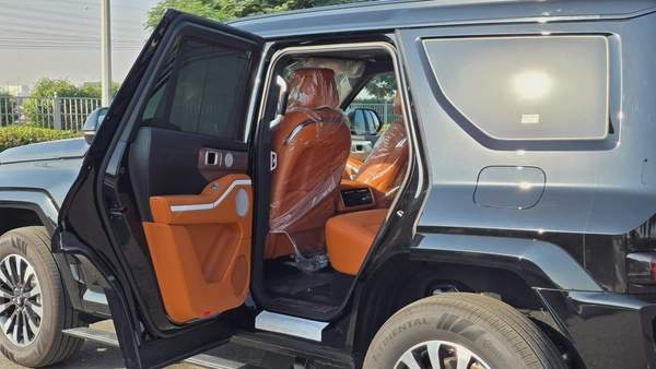 GWM TANK 700 Hi4T (Black Orange)