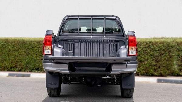 Toyota Hilux HILUX 2.4L MT P.WINDO DIESEL 2026