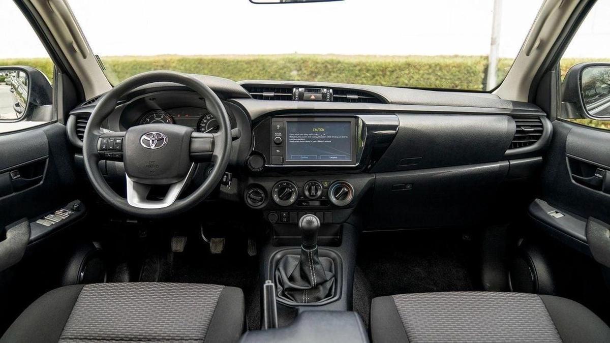Toyota Hilux HILUX 2.4L MT P.WINDO DIESEL 2026-10-10