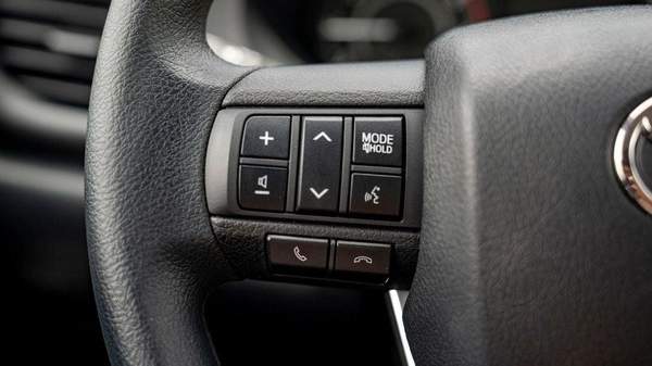 Toyota Hilux HILUX 2.4L MT P.WINDO DIESEL 2026