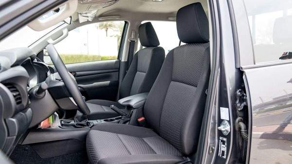 Toyota Hilux HILUX 2.4L MT P.WINDO DIESEL 2026
