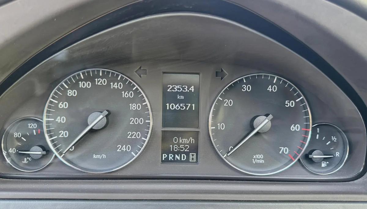 Mercedes Benz G550 Edition 30 - 2009 106,000km - 4 Auction Grade - Japan Import - Clean Title-16-16