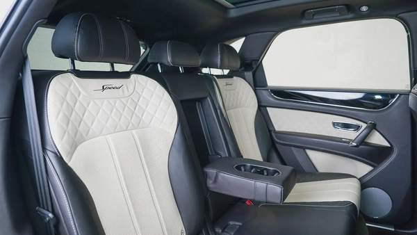 Special Offer | AED 6,343 PM | Factory Carbon Fibre Package, Low KM | Bentayga Speed Carbon