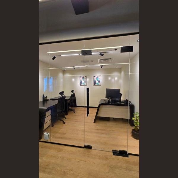 Office Setup Auction: Premium Buinsess Office Fully Equiped Ready To Move