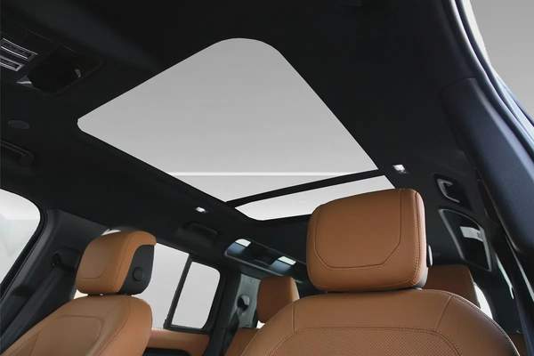 DEFENDER 110 P525 V8 - 2023 - GCC - ALTAYER WARRANTY - FULLY LOADED - AMAZING CONDITION