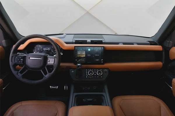 DEFENDER 110 P525 V8 - 2023 - GCC - ALTAYER WARRANTY - FULLY LOADED - AMAZING CONDITION