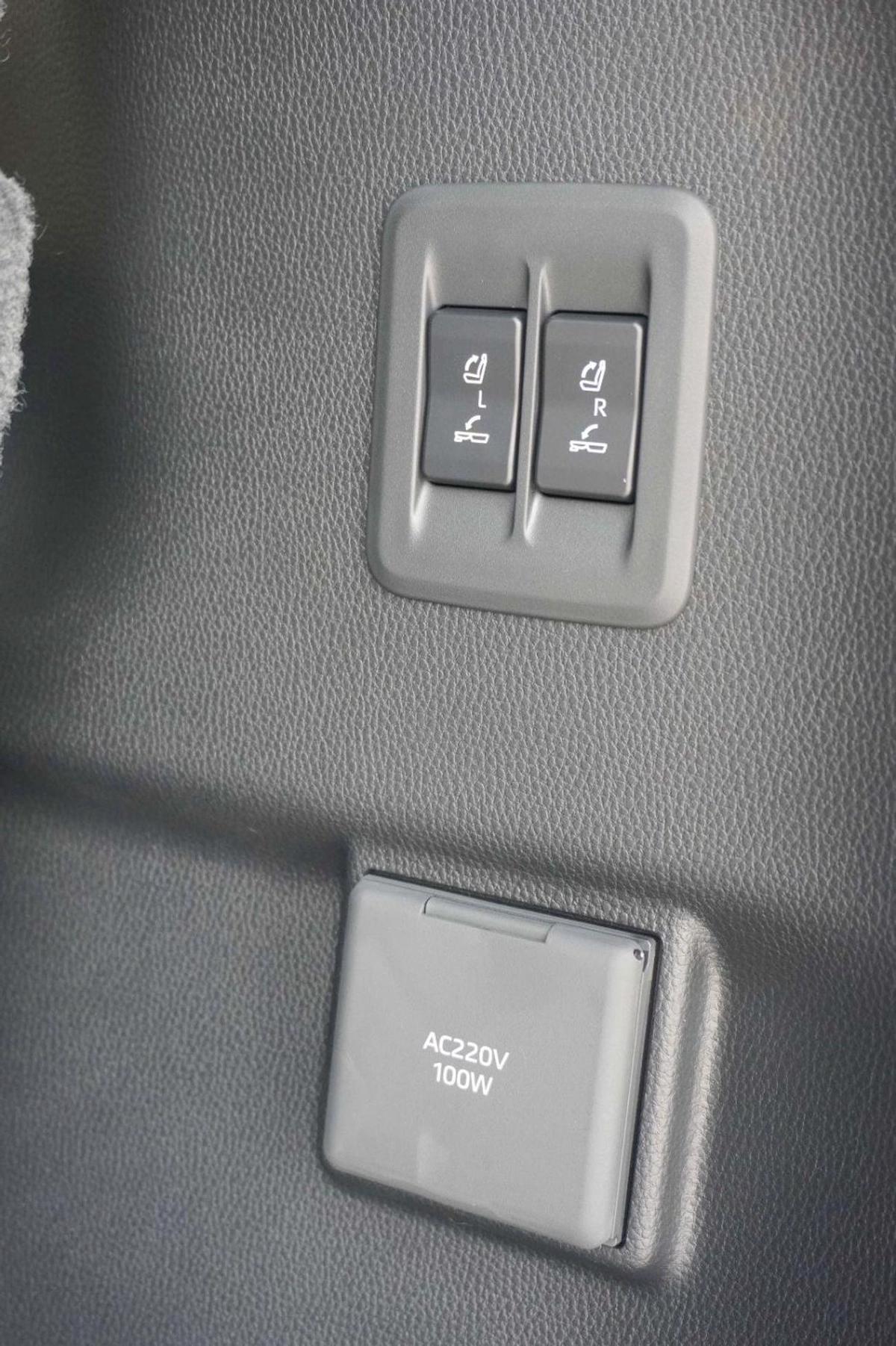 Toyota Prado PRADO FULL OPTION PETROL VXR 2.4T-15-15