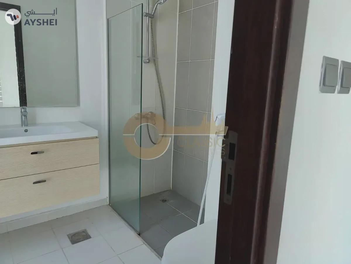 3 Bed plus Maids | Closed Kitchen | R2EE-8-8