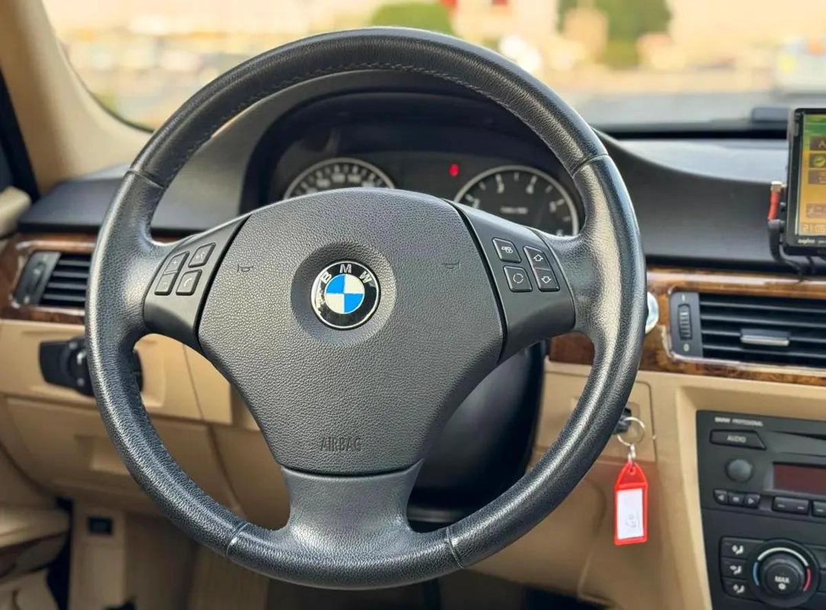 BMW 323i | 2006 | BEIGE INTERIOR | JAPAN IMPORT | CLEAN TITLE |-1-1