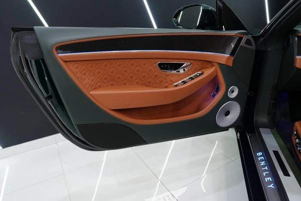 Bentley Continental GTC V8 2022