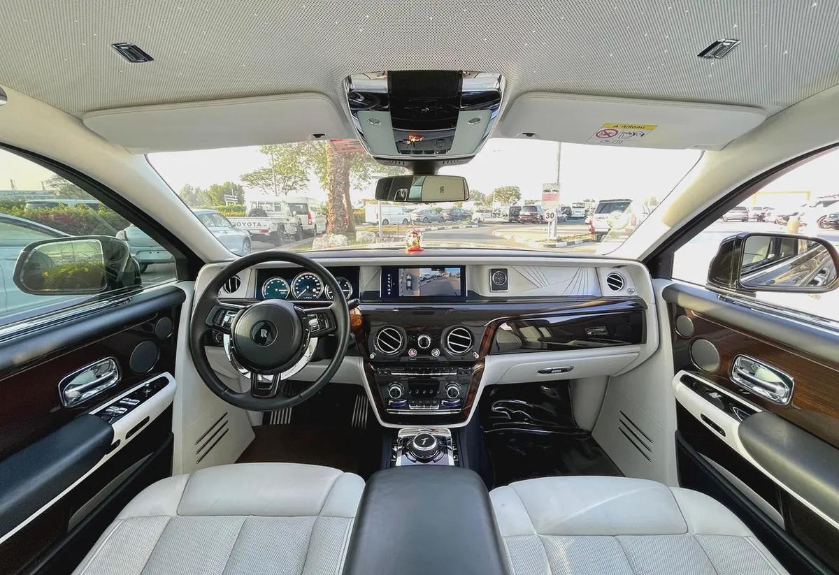 2019 Rolls Royce Extended Wheel Base GCC Specifications-8-8