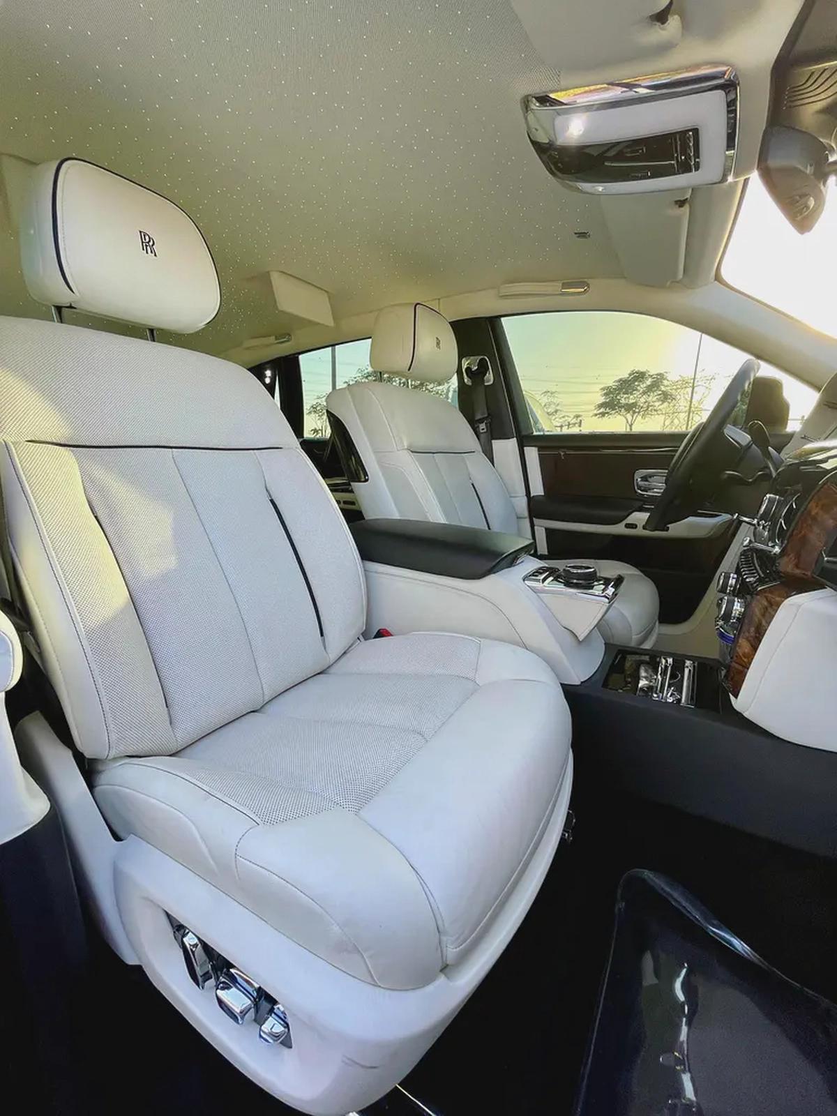 2019 Rolls Royce Extended Wheel Base GCC Specifications-9-9