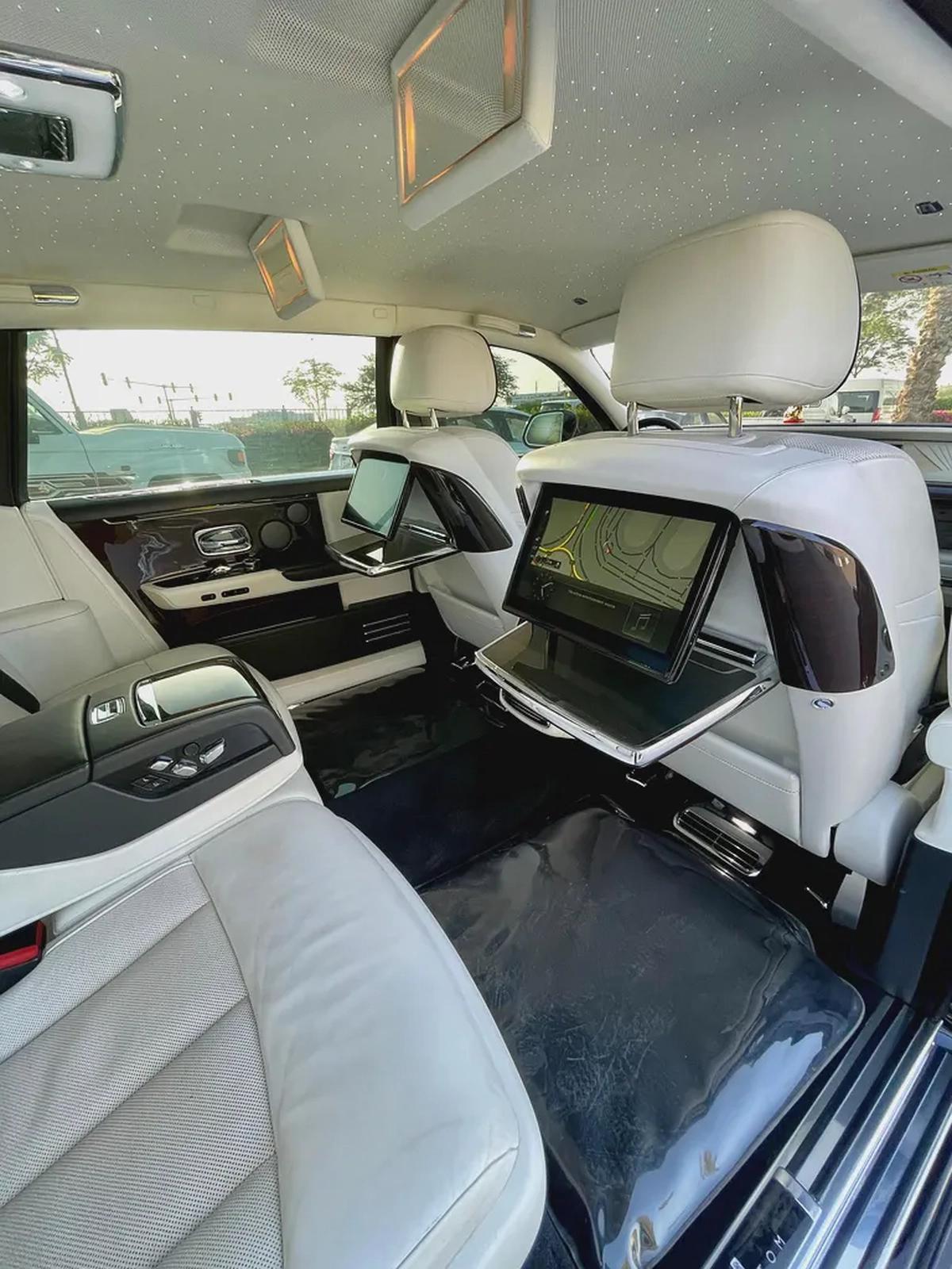 2019 Rolls Royce Extended Wheel Base GCC Specifications-11-11