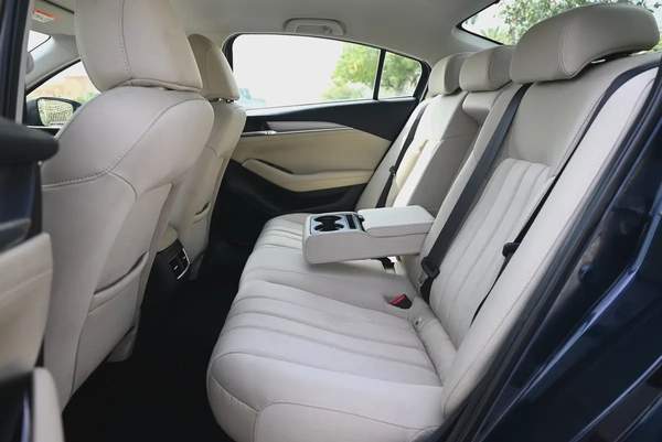 EMI 910 AED - MAZDA 6 V GRADE 2023 - LOW MILEAGE - GCC