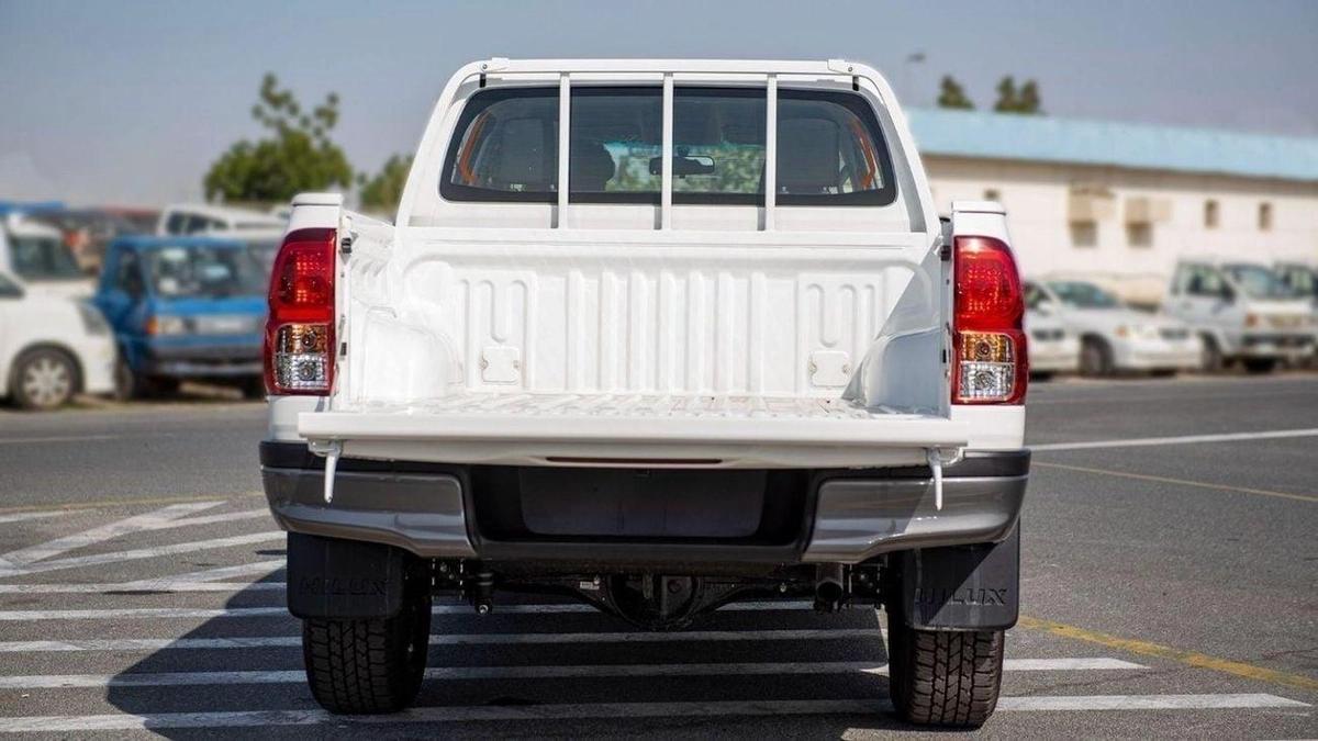 Toyota Hilux TOYOTA HILUX MID OPTION 2.4L DIESEL 2025 FOR EXPORT ONLY-4-4