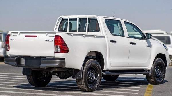 Toyota Hilux TOYOTA HILUX MID OPTION 2.4L DIESEL 2025 FOR EXPORT ONLY