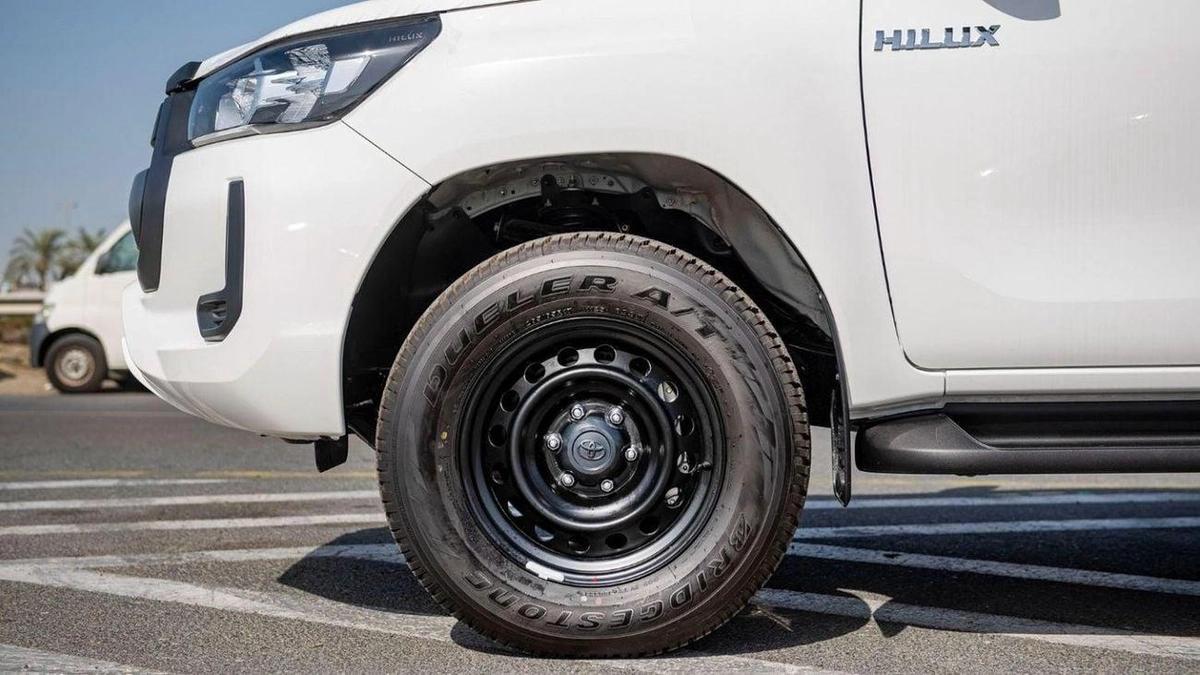 Toyota Hilux TOYOTA HILUX MID OPTION 2.4L DIESEL 2025 FOR EXPORT ONLY-8-8