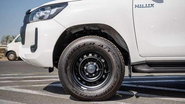 Toyota Hilux TOYOTA HILUX MID OPTION 2.4L DIESEL 2025 FOR EXPORT ONLY